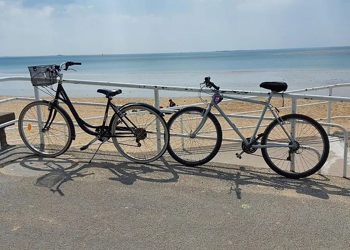 T2 Moderne, Lumineux, Proche De La Mer Et Des Principaux Acces Routiers